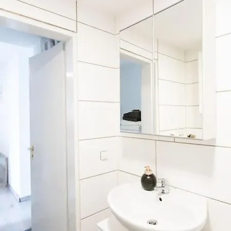 Cozy Loft With Mercatorstasse Wiev Wi-fi - Smarttv Apartment *